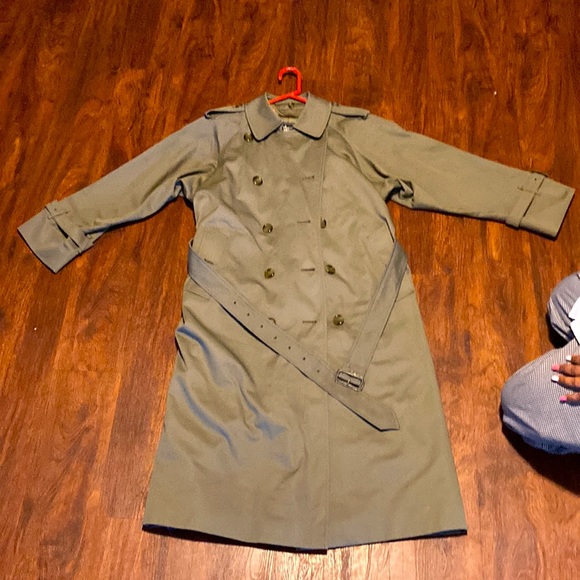 Burberry Olive Trenchcoat